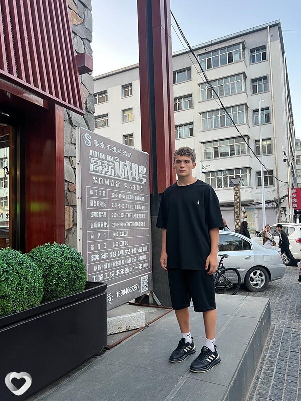 Артём, 18, Владивостоке — анкета №4005776