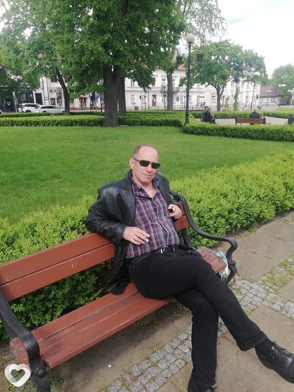 Wiktor, Варшава
