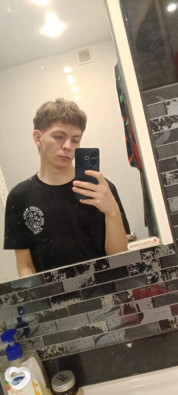 Дмитрий, 20, Саратове — анкета №4008321