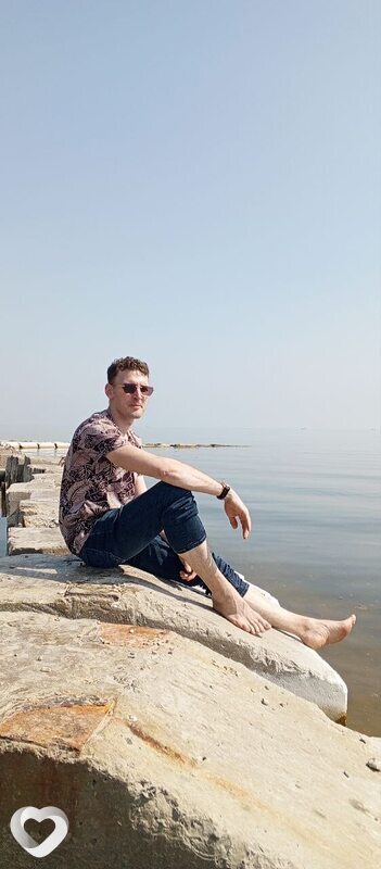 Артем, 39, Стаханове — анкета №4008479
