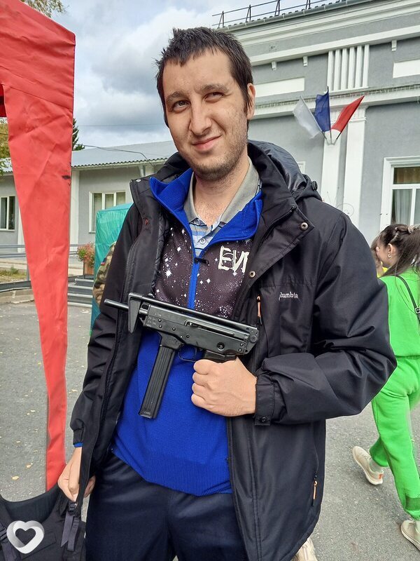 Олег, 26, Шарыпове — анкета №4009076
