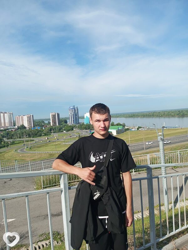 Илья, 21, Донецке — анкета №4010658