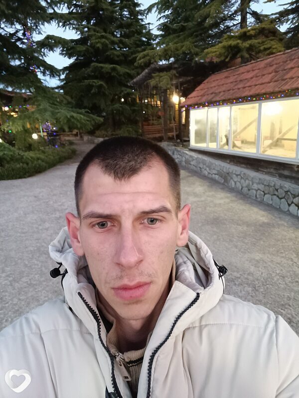 Вадим, 28, Ялте — анкета №4010870