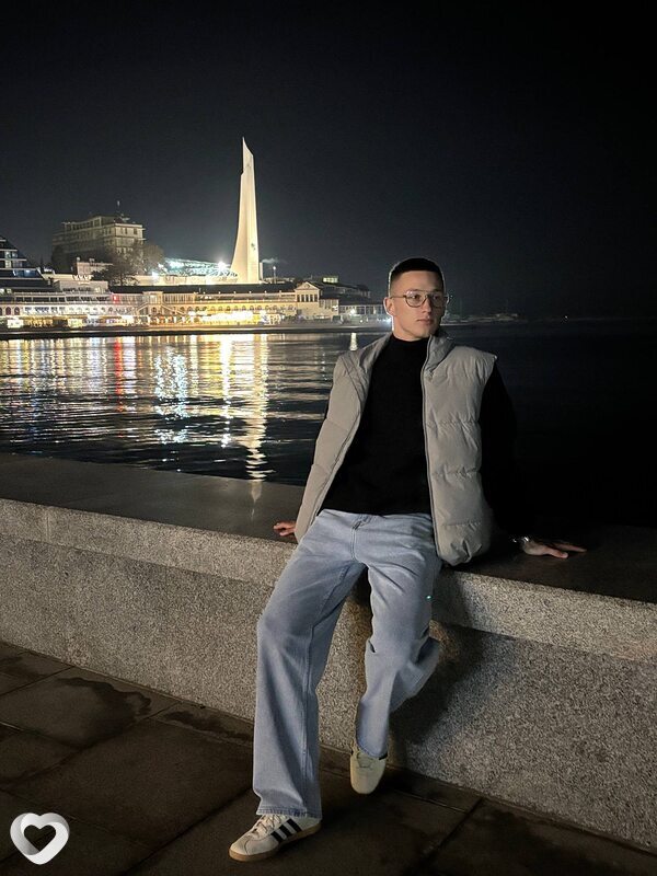 Максим, 21, Севастополе — анкета №4012112