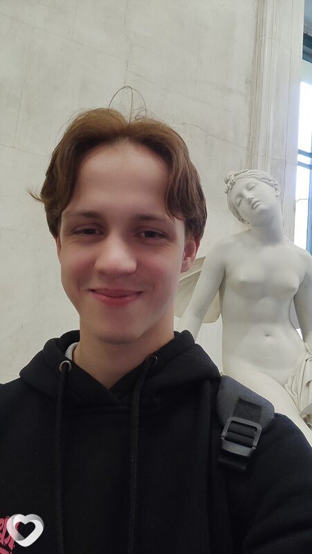 Артем, Гатчина