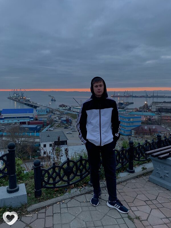 Владимир, 22, Южно-Сахалинске — анкета №4013679