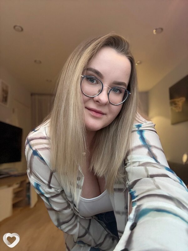 Арина, 26, Апатитах — анкета №4018354