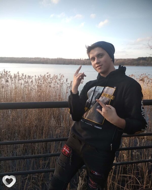 Кирилл, 23, Лунинце — анкета №4018532