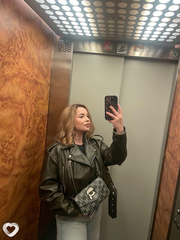Снежана, Варшава