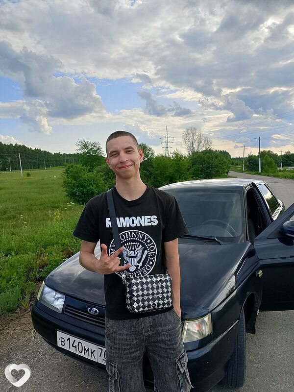 Максим, 21, Самаре — анкета №4020359