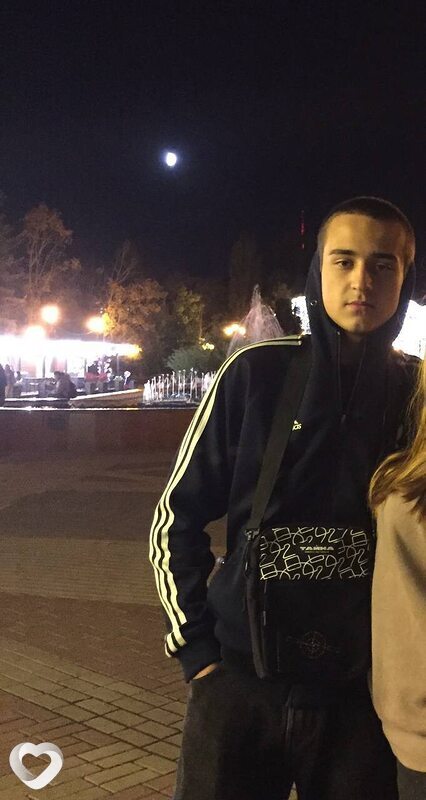Илья, 19, Белгороде — анкета №4020666