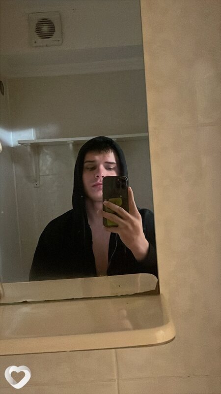 Данил, 21, Астрахани — анкета №4022392