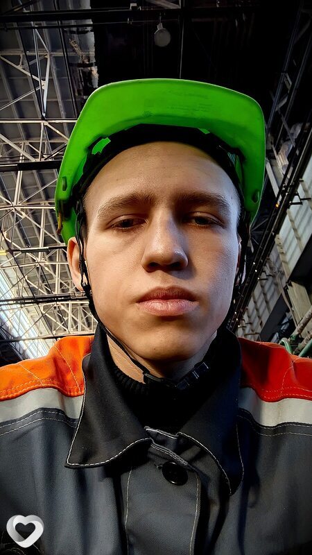 Максим, 19, Новотроицке — анкета №4023275