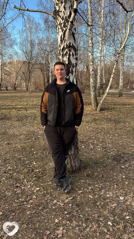 Артём, 18, Барнауле — анкета №4025023
