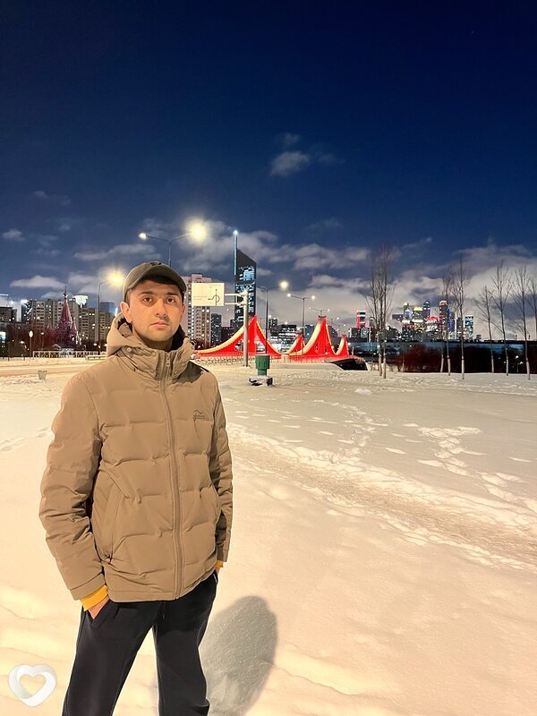 Нодир, Москва