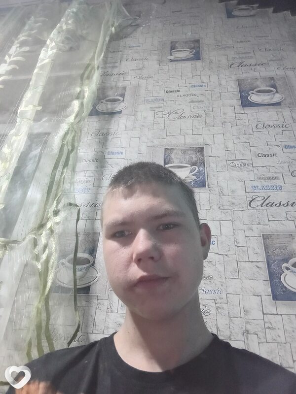 Артём, 20, Минусинске — анкета №4037648