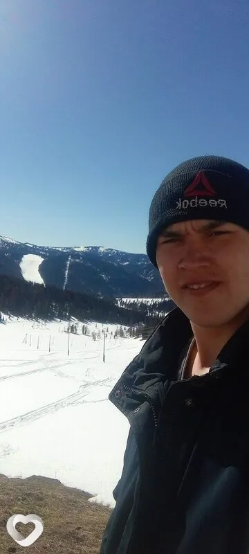 Максим, 21, Горно-Алтайске — анкета №4038611