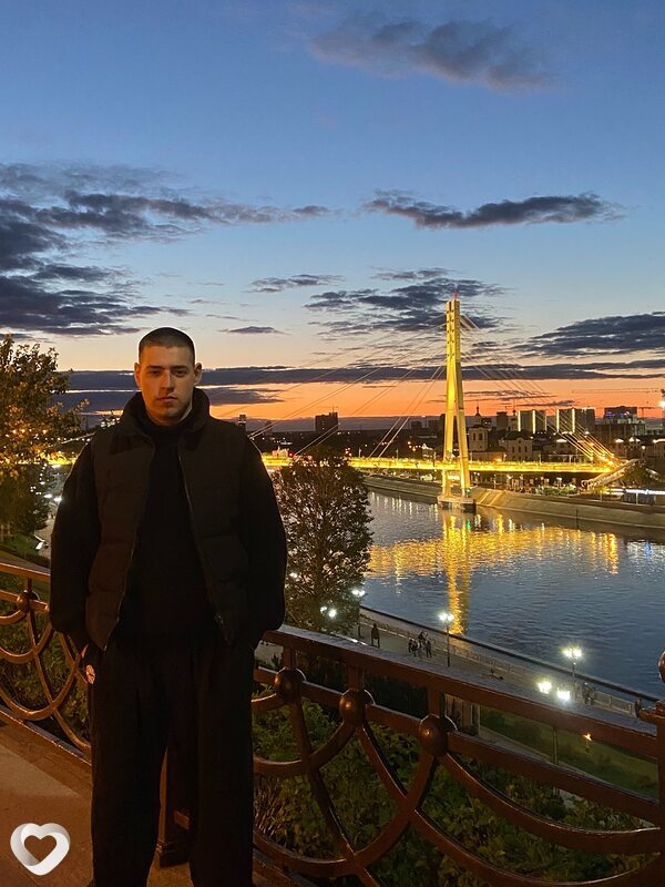 Олег, 21, Ханты-Мансийске — анкета №4038684
