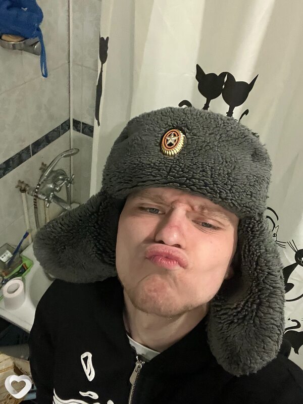 Максим, 18, Москве — анкета №4039892
