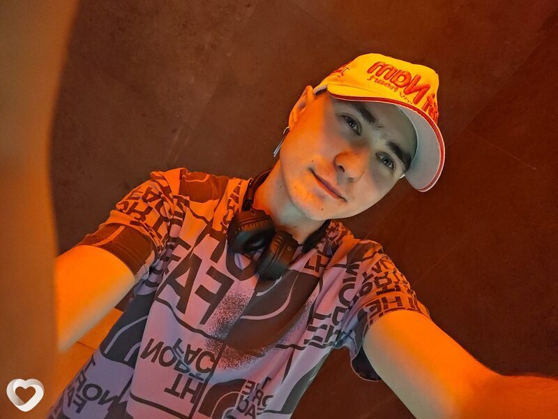 Denis, 20, Красноярске — анкета №4042484