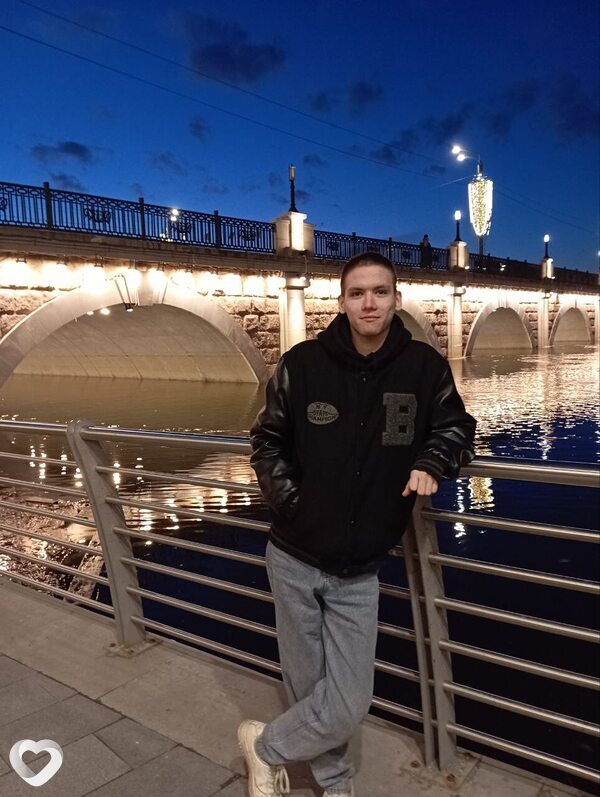 Артëм, 20, Копейске — анкета №4042956