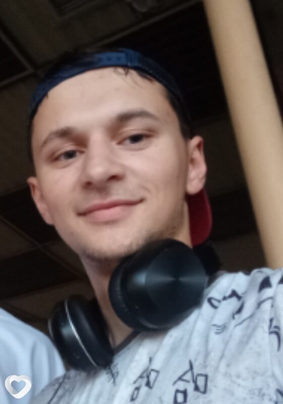 Кир, 21, Тюмени — анкета №4047026