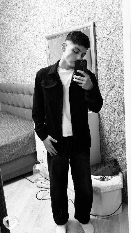 Юрий, 18, Калининграде — анкета №4045662