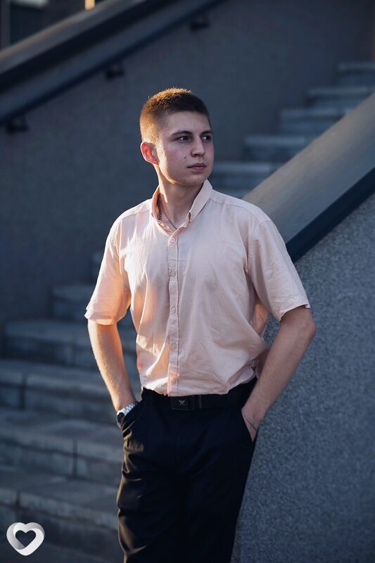 Илья, 21, Новосибирске — анкета №4046618