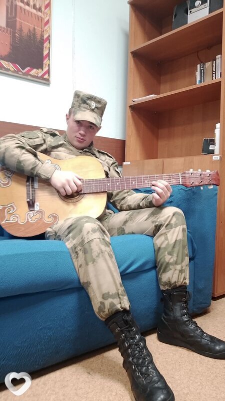 Илья, 19, Москве — анкета №4049608