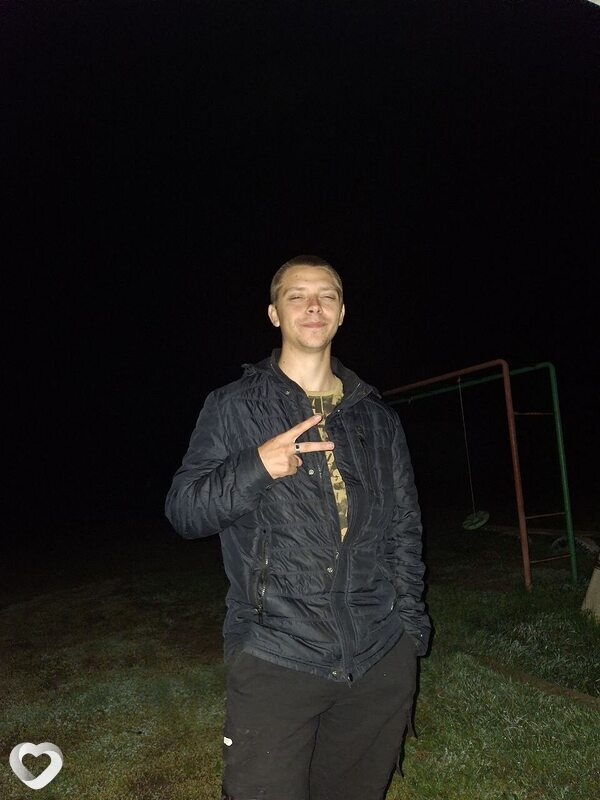 Павел, 21, Омске — анкета №4050995
