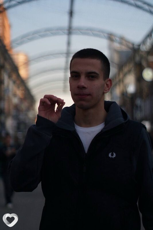 Виктор, 21, Екатеринбурге — анкета №4052305