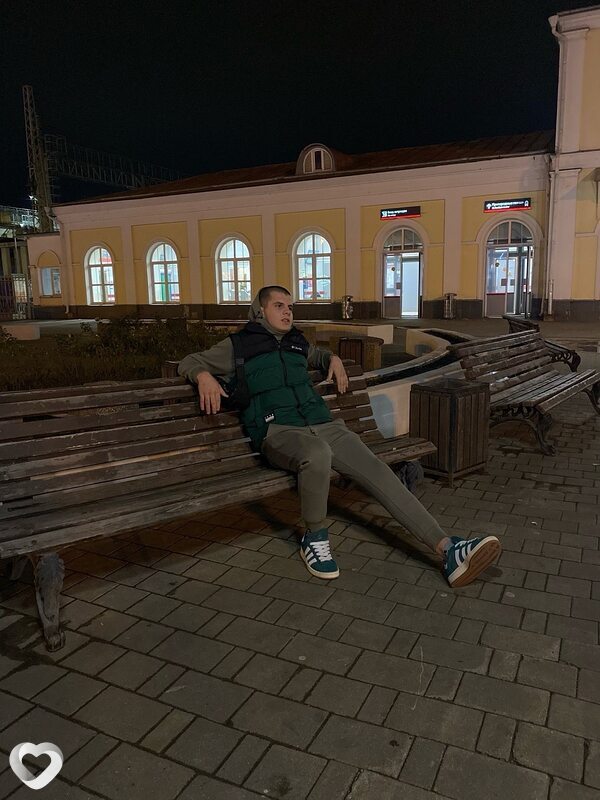 Александр, 21, Смоленске — анкета №4055359
