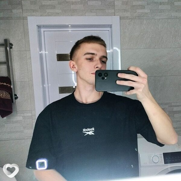 Влад, 21, Омске — анкета №4056208