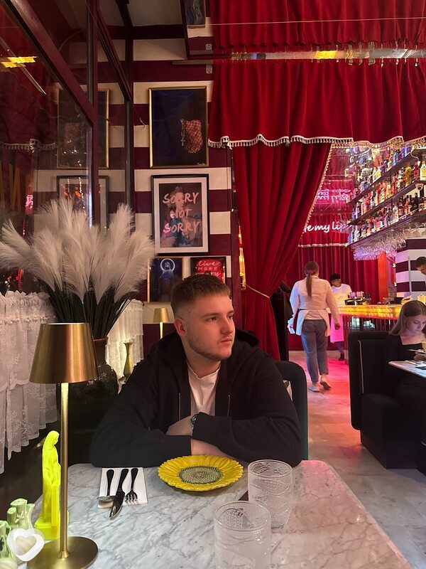 Bohdan, Варшава