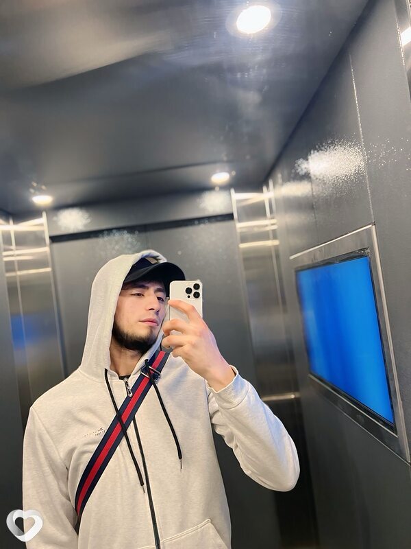 Дониёр, Москва