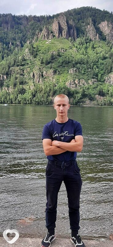 Артём, 23, Ачинске — анкета №4060286