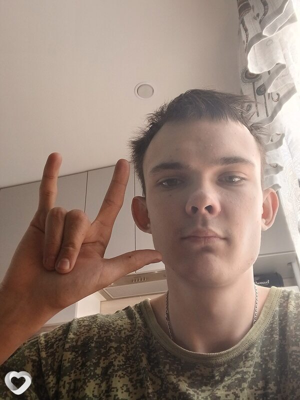 Кирилл, 21, Великом Новгороде — анкета №4061330