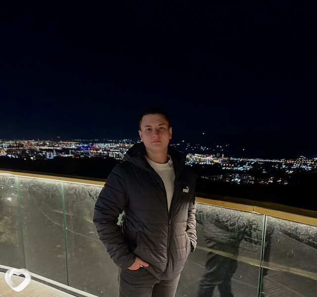 Виталий, 18, Братске — анкета №4062331