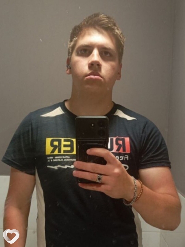 Алексей, 22, Архангельске — анкета №4065178