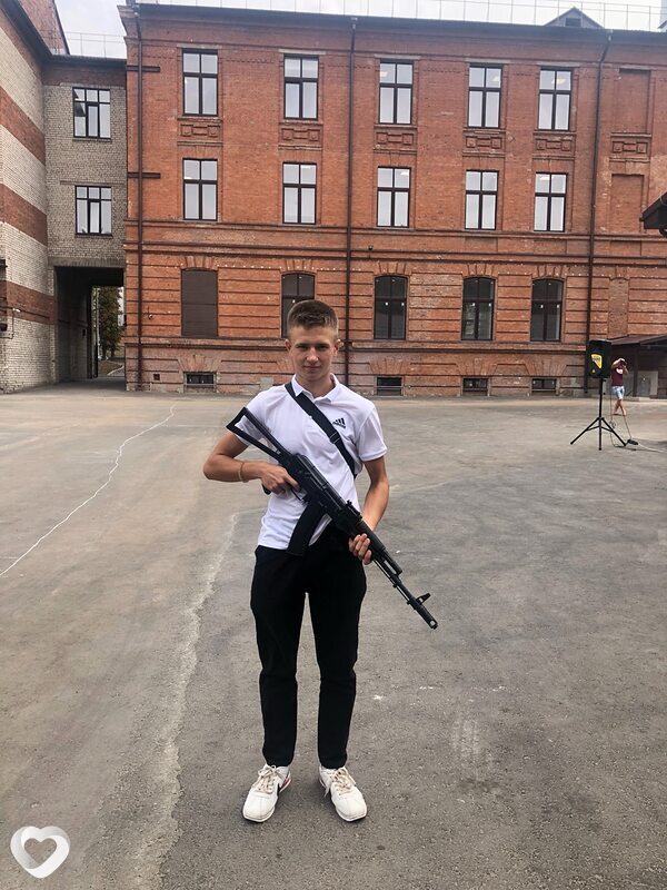 Миша, 18, Донецке — анкета №4066141
