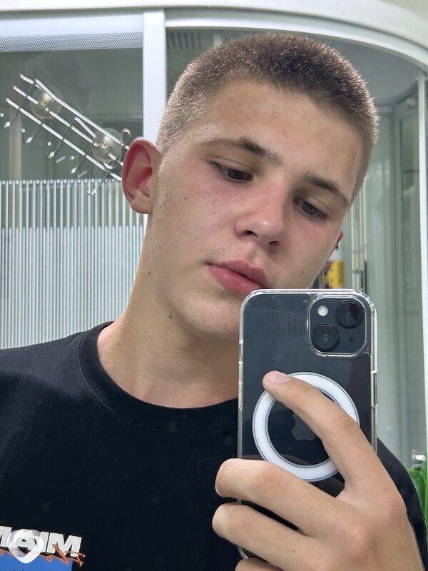 Максим, 18, Майкопе — анкета №4067883