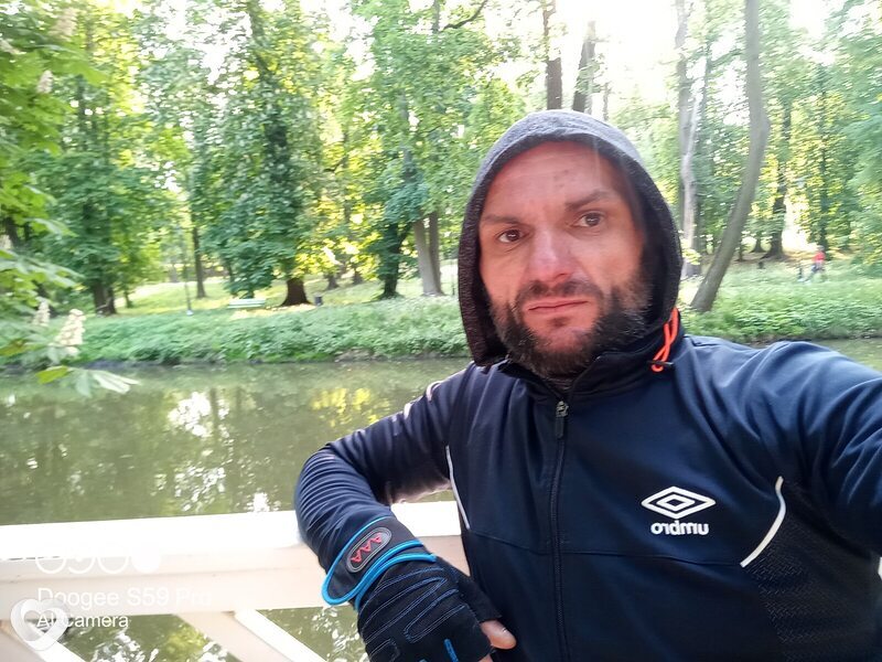 Dato, Скерневице