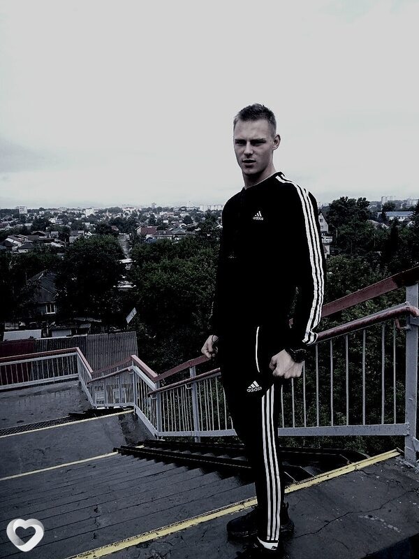 Максим, 21, Барнауле — анкета №4072325