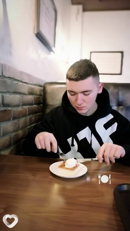 Виктор, 21, Новороссийске — анкета №4074888