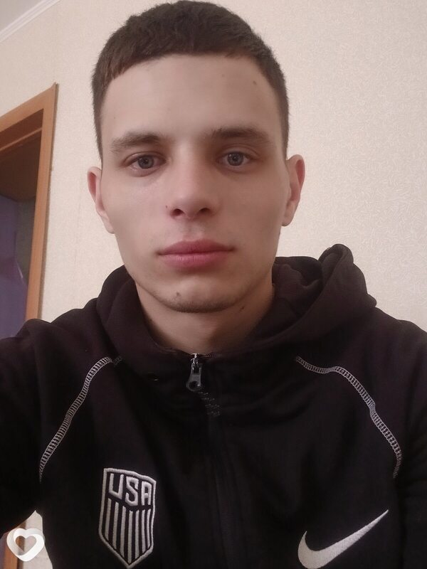 Максим, 21, Тюмени — анкета №4076055