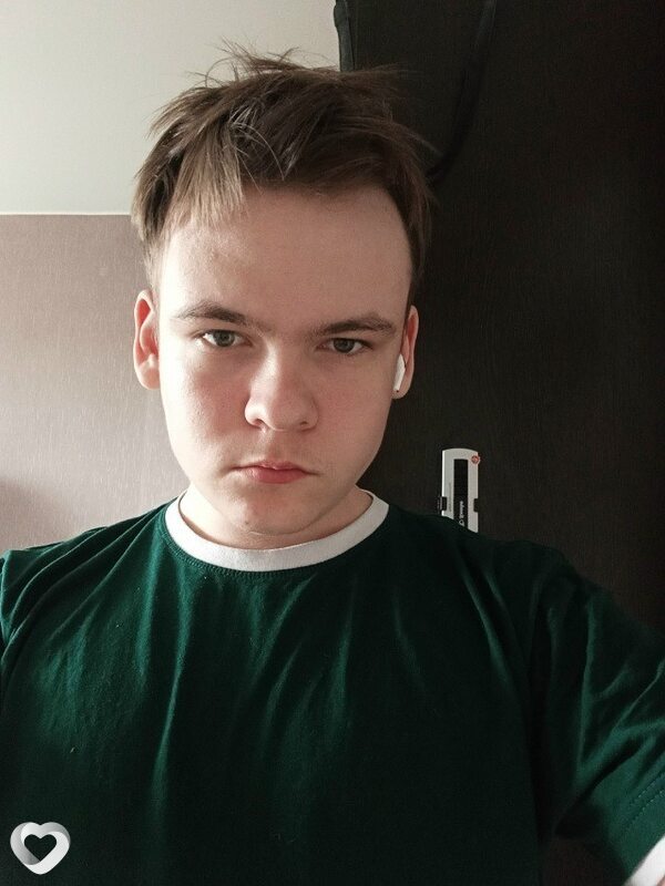 Денис, 19, Братске — анкета №4076548