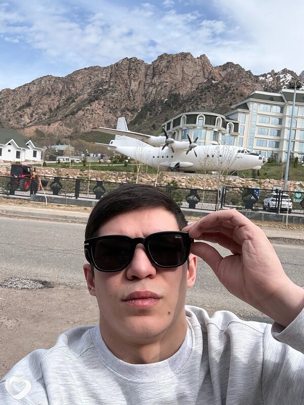 Азиз, 24, Ташкент — анкета №4081692