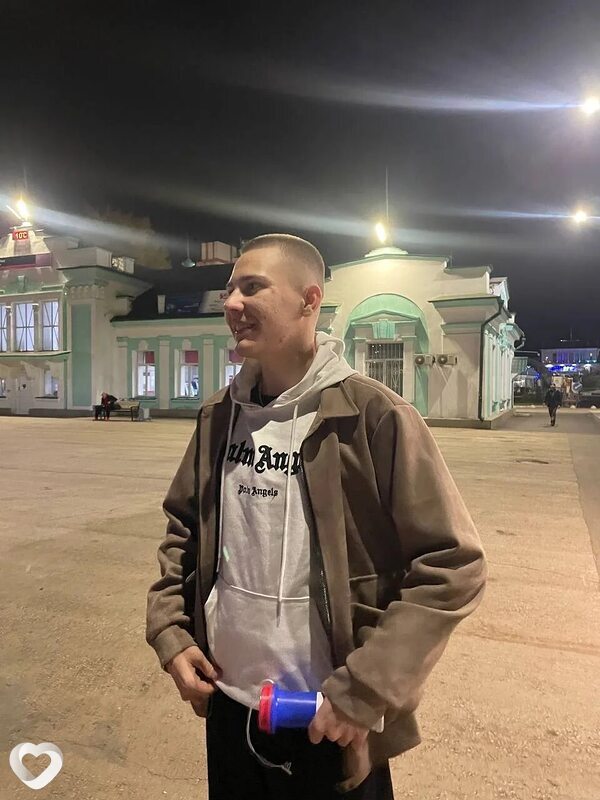 Артур, 21, Новосибирске — анкета №4082211