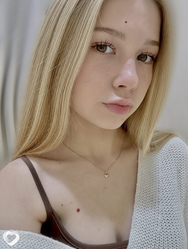 Лена, 21, Санкт-Петербурге — анкета №4090016