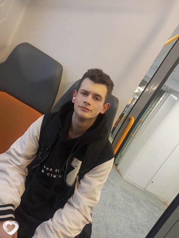 Андрей, 20, Москве — анкета №4090188